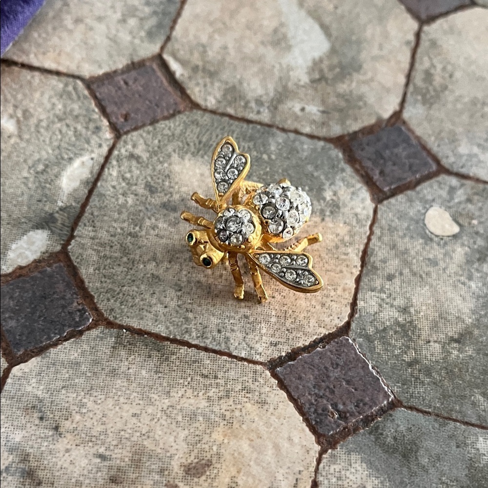 Sparkling Gold and Silver Bee Brooch! Costume jewelry not silver!